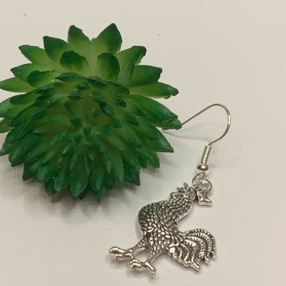 Chicken Earring, Rooster Earring, Gift Idea, Silly Earrings, Adorable Earrings - Picture 3 of 4